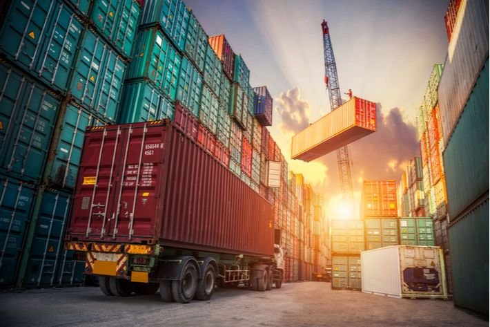 Port crane operations  -  Linking Bridge fleet